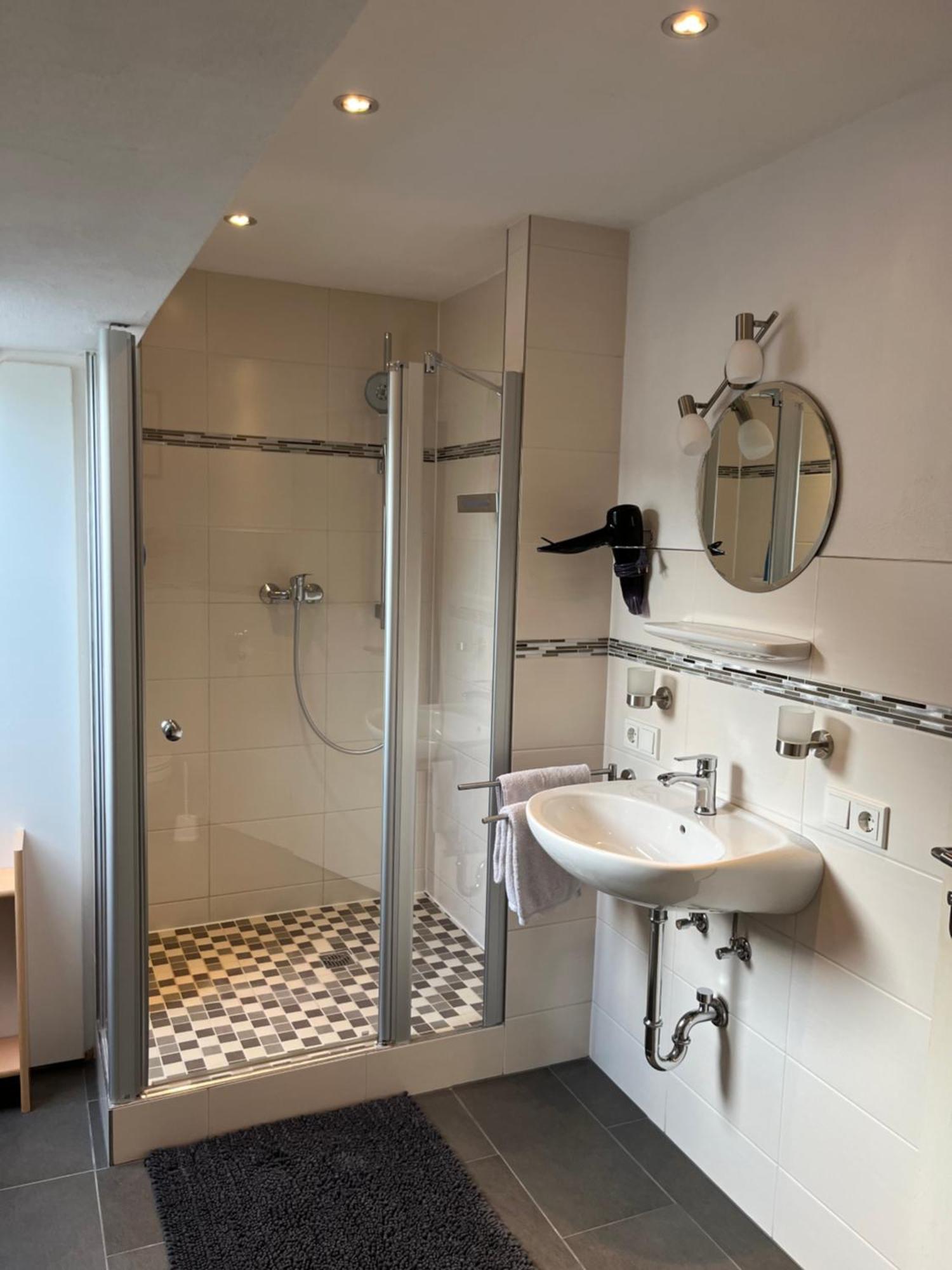 Mosel Ferienwohnung Urzig Bagian luar foto