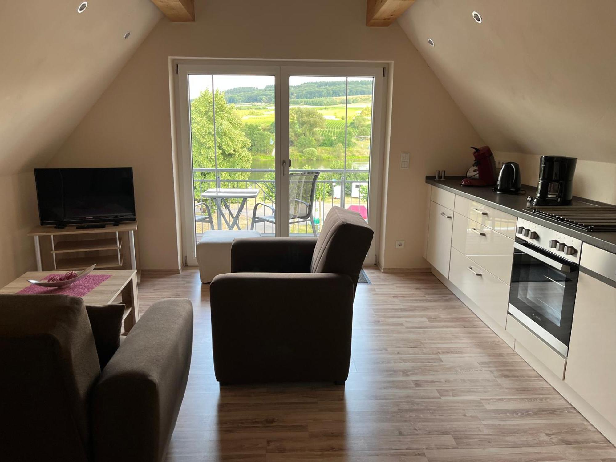Mosel Ferienwohnung Urzig Bagian luar foto