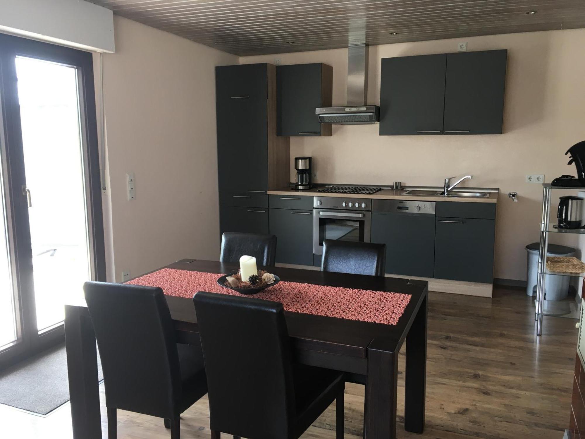 Mosel Ferienwohnung Urzig Bagian luar foto